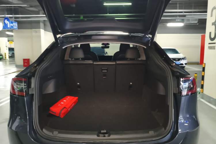 Used Tesla Model Y 2024 Rear-Wheel-Drive Version Trunk