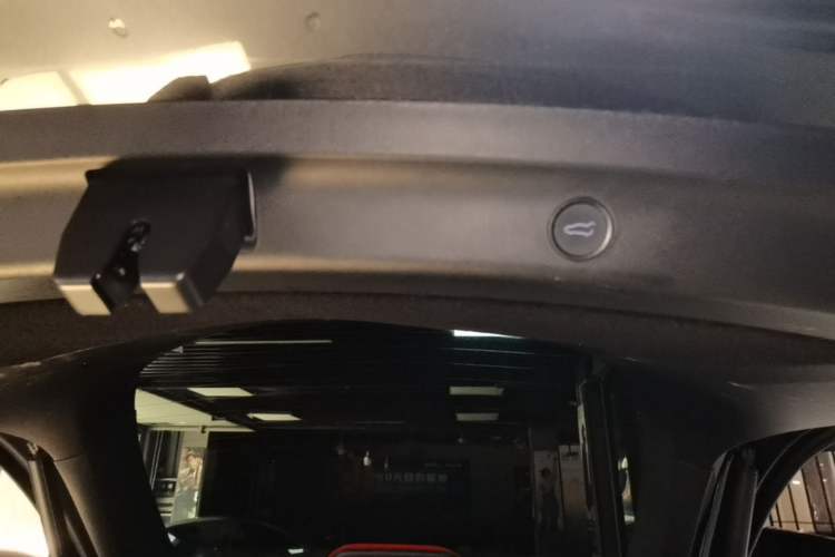 Used Tesla Model Y 2024 Long-Range All-Wheel-Drive Version Trunk