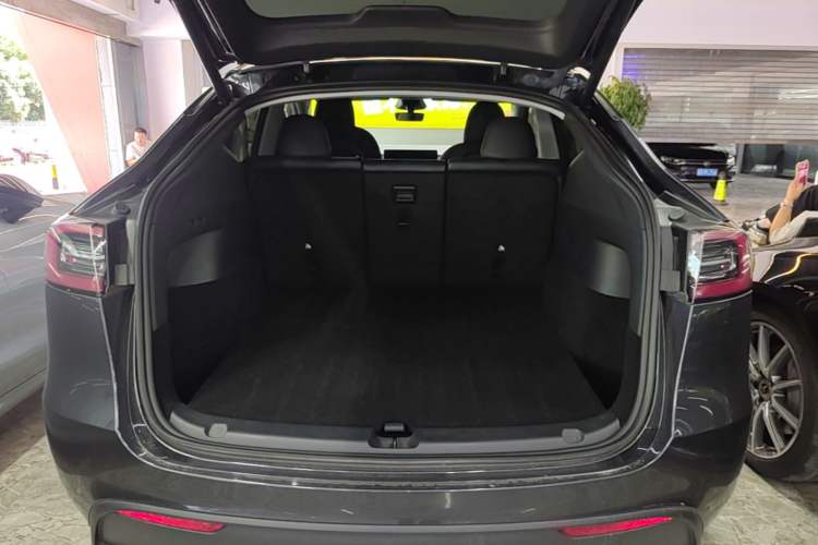 Used Tesla Model Y 2024 Rear-Wheel-Drive Version Trunk