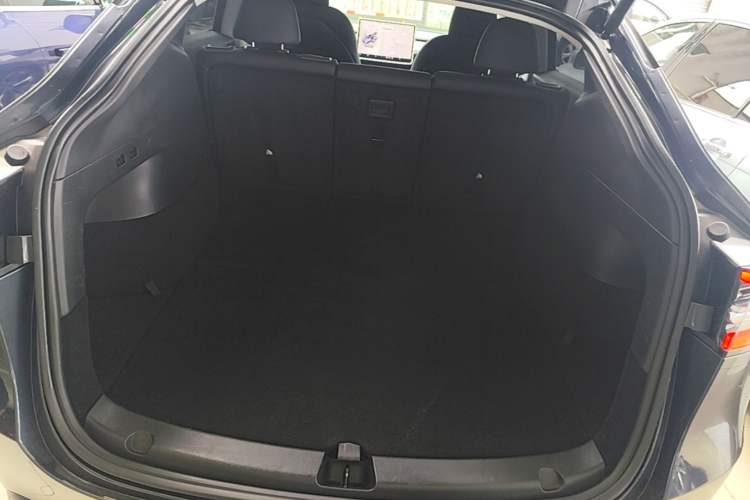 Used Tesla Model Y 2024 Rear-Wheel-Drive Version Trunk