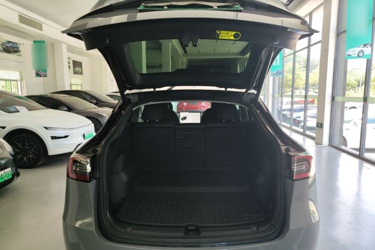 Used Tesla Model Y 2024 Long-Range All-Wheel-Drive Version Trunk
