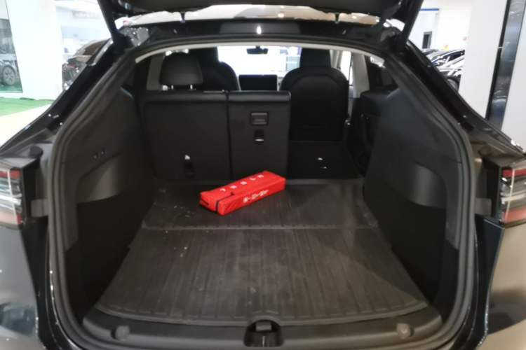 Used Tesla Model Y 2024 Rear-Wheel-Drive Version Trunk