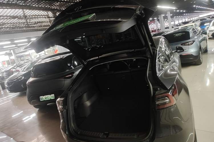 Used Tesla Model Y 2024 Rear-Wheel-Drive Version Trunk
