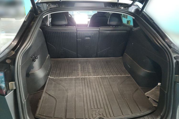 Used Tesla Model Y 2024 Long-Range All-Wheel-Drive Version Trunk