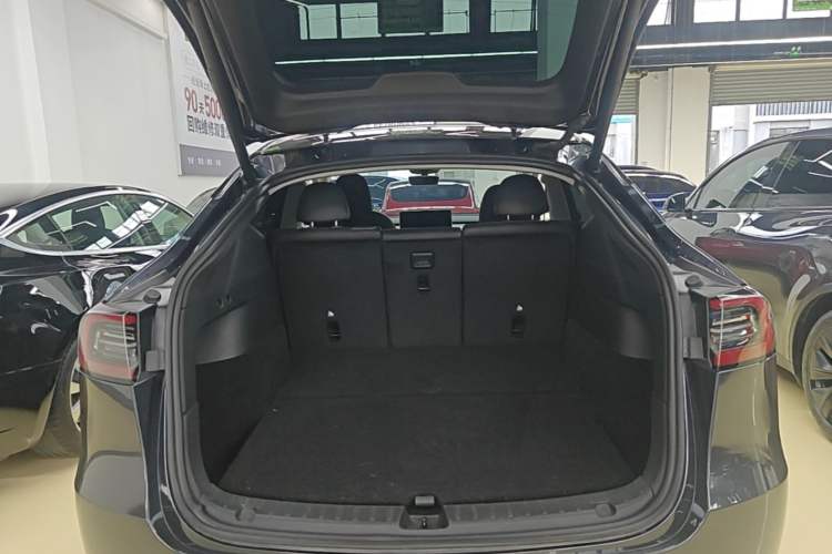 Used Tesla Model Y 2024 Rear-Wheel-Drive Version Trunk