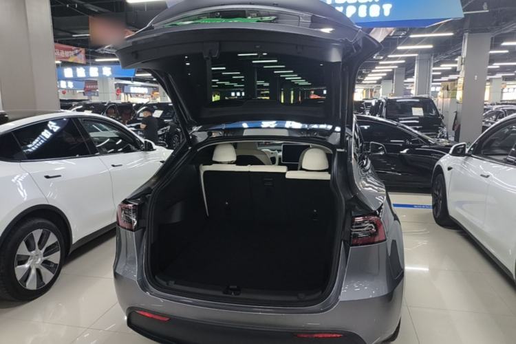 Used Tesla Model Y 2024 Rear-Wheel-Drive Version Trunk