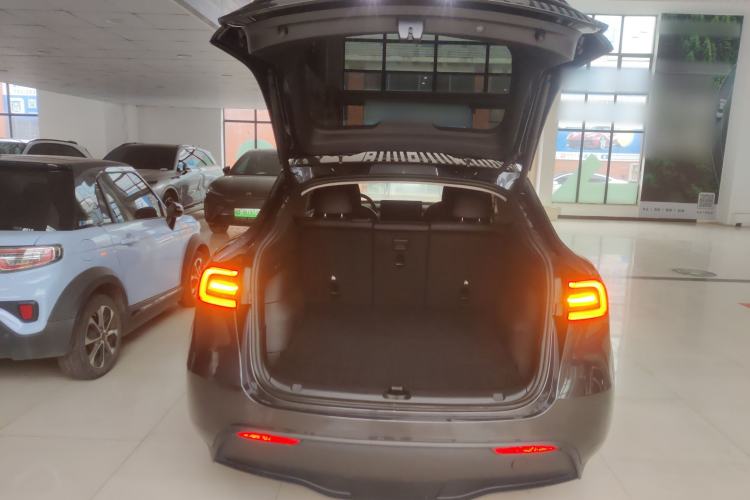 Used Tesla Model Y 2024 Rear-Wheel-Drive Version Trunk