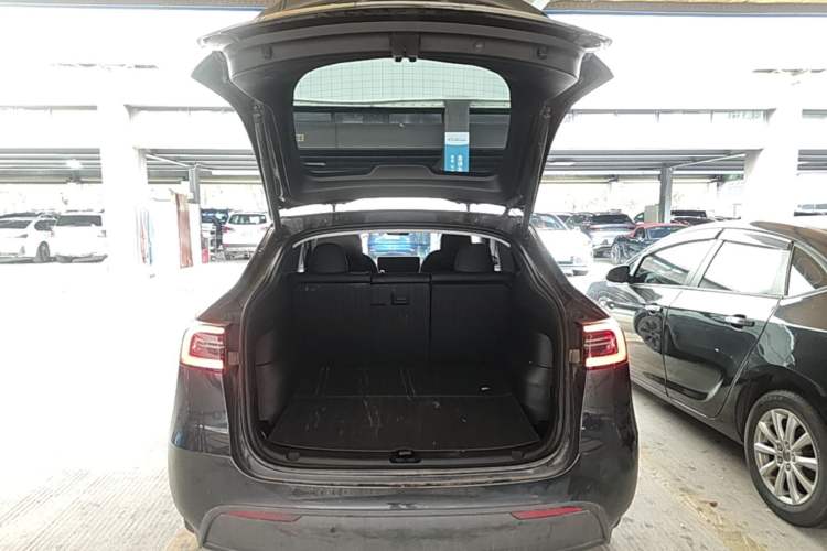 Used Tesla Model Y 2024 Rear-Wheel-Drive Version Trunk