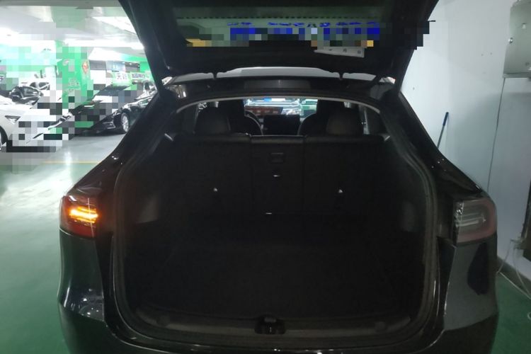 Used Tesla Model Y 2024 Long-Range All-Wheel-Drive Version Trunk