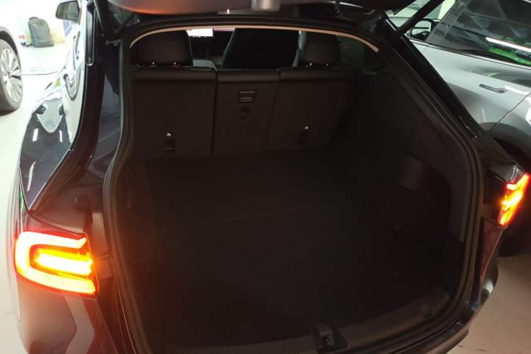 Used Tesla Model Y 2024 Rear-Wheel-Drive Version Trunk