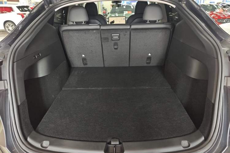 Used Tesla Model Y 2024 Rear-Wheel-Drive Version Trunk