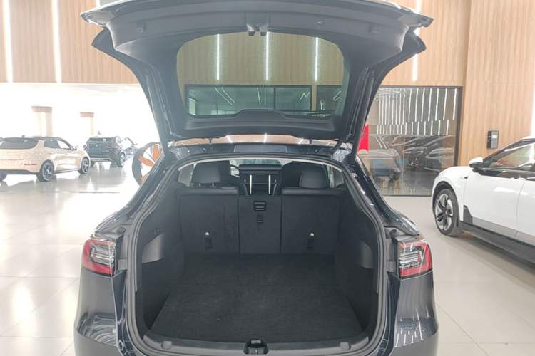 Used Tesla Model Y 2024 Rear-Wheel-Drive Version Trunk