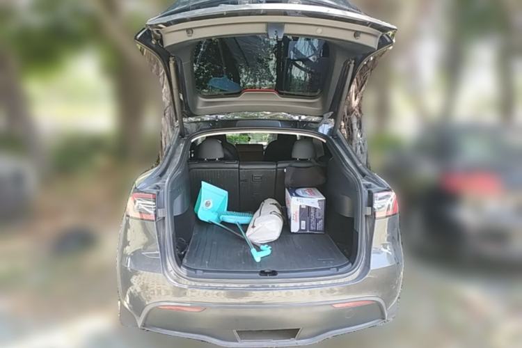 Used Tesla Model Y 2024 Long-Range All-Wheel-Drive Version Trunk
