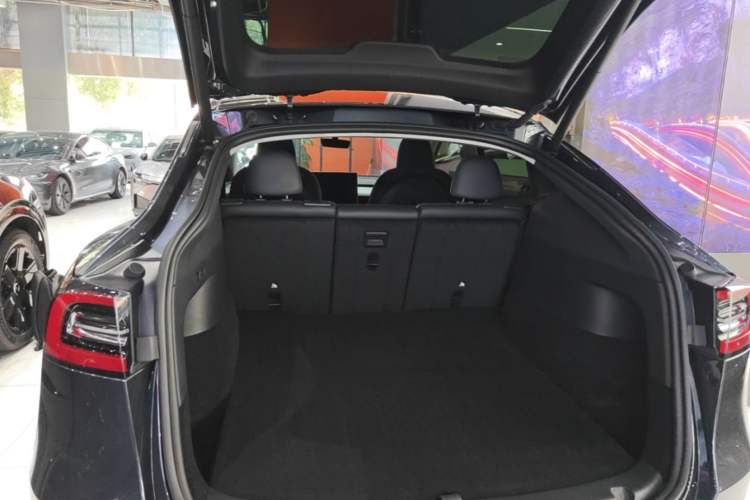 Used Tesla Model Y 2024 Rear-Wheel-Drive Version Trunk