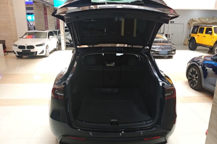 Used Tesla Model Y 2024 Long-Range All-Wheel-Drive Version Trunk