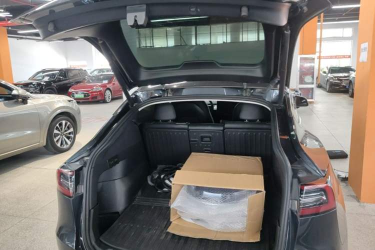 Used Tesla Model Y 2024 Rear-Wheel-Drive Version Trunk