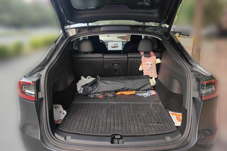 Used Tesla Model Y 2024 Rear-Wheel-Drive Version Trunk