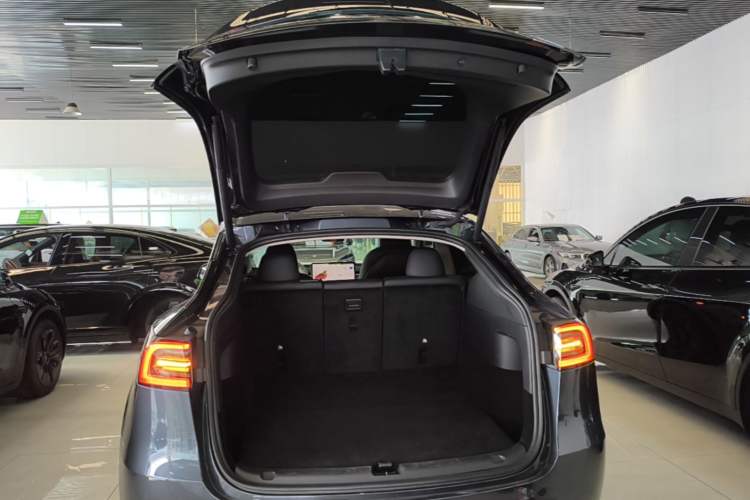 Used Tesla Model Y 2024 Rear-Wheel-Drive Version Trunk