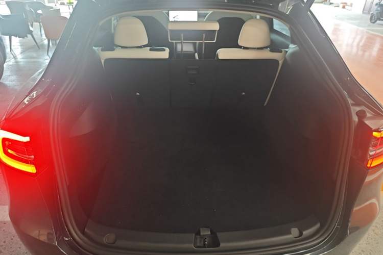 Used Tesla Model Y 2024 Rear-Wheel-Drive Version Trunk