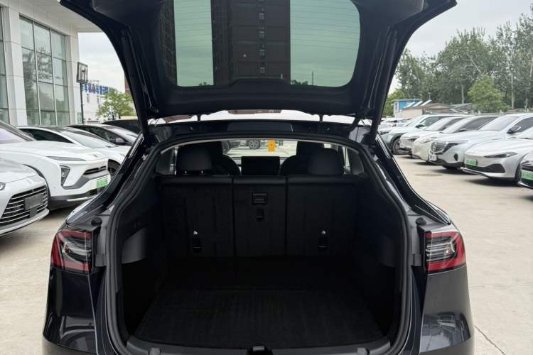 Used Tesla Model Y 2024 Rear-Wheel-Drive Version Trunk
