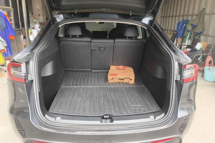 Used Tesla Model Y 2024 Rear-Wheel-Drive Version Trunk