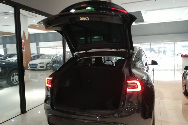 Used Tesla Model Y 2024 Rear-Wheel-Drive Version Trunk