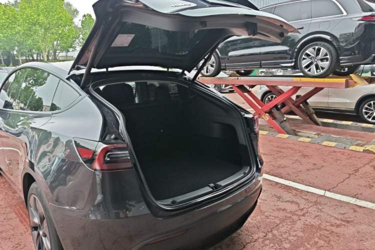 Used Tesla Model Y 2024 Rear-Wheel-Drive Version Trunk