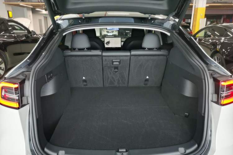 Used Tesla Model Y 2024 Rear-Wheel-Drive Version Trunk
