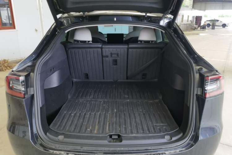 Used Tesla Model Y 2024 Rear-Wheel-Drive Version Trunk