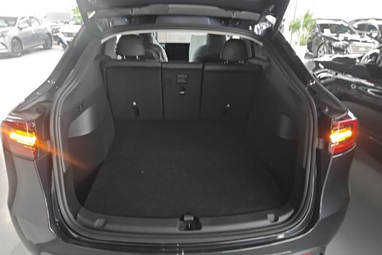 Used Tesla Model Y 2024 Rear-Wheel-Drive Version Trunk