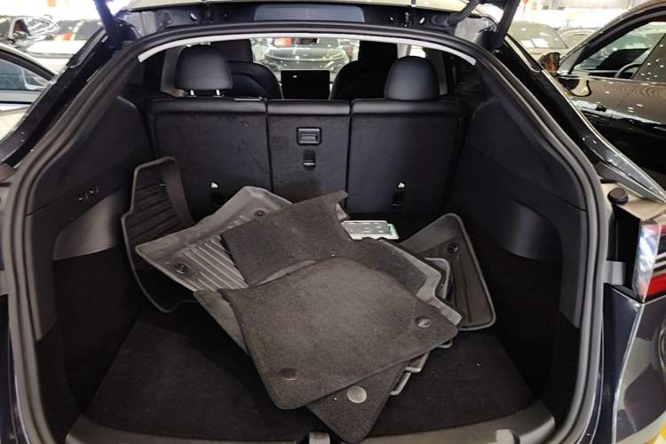 Used Tesla Model Y 2024 Rear-Wheel-Drive Version Trunk