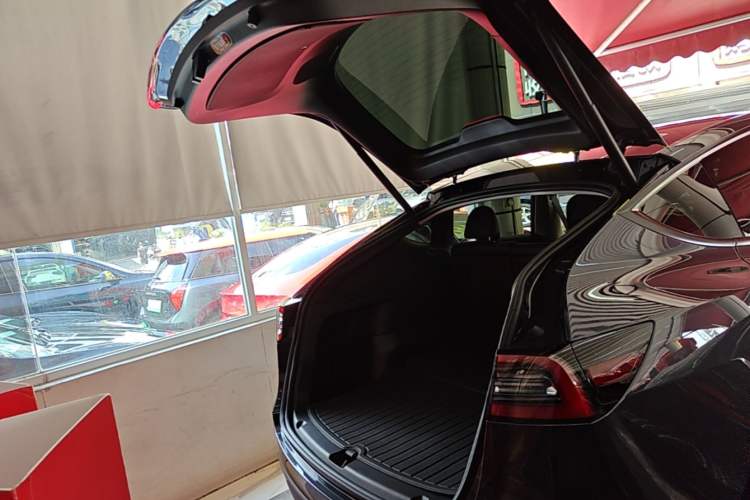 Used Tesla Model Y 2024 Rear-Wheel-Drive Version Trunk