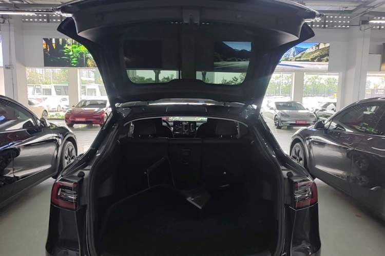 Used Tesla Model Y 2024 Rear-Wheel-Drive Version Trunk