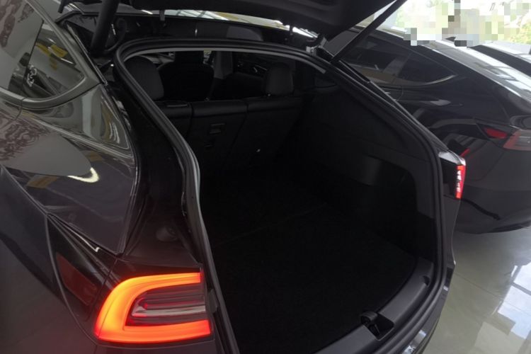 Used Tesla Model Y 2024 Rear-Wheel-Drive Version Trunk