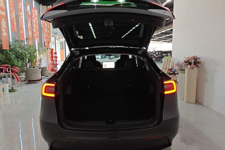 Used Tesla Model Y 2024 Rear-Wheel-Drive Version Trunk