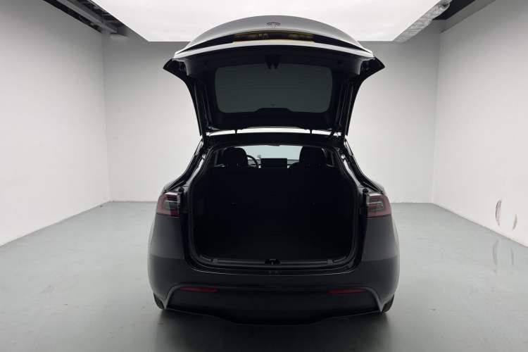 Used Tesla Model Y 2024 Rear-Wheel-Drive Version Trunk