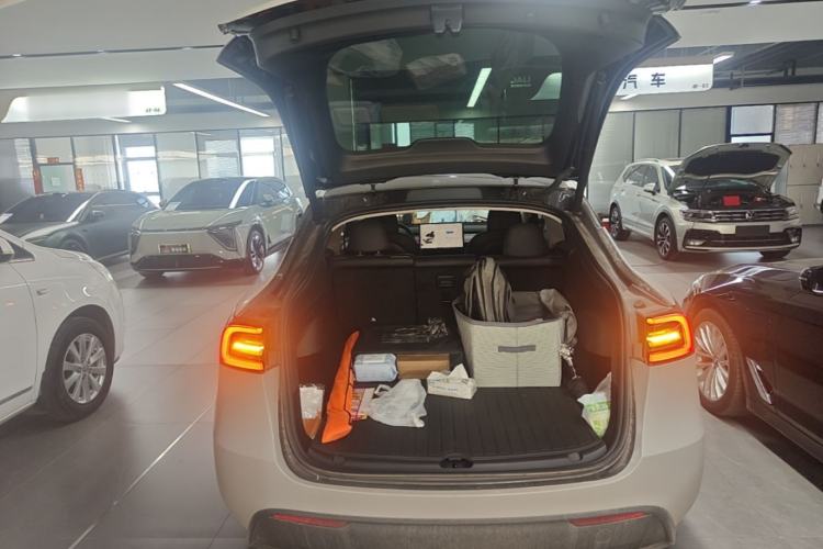 Used Tesla Model Y 2024 Rear-Wheel-Drive Version Trunk