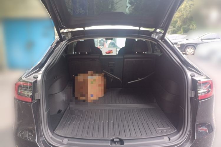 Used Tesla Model Y 2024 Long-Range All-Wheel-Drive Version Trunk