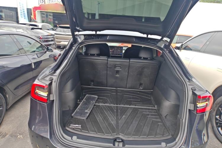 Used Tesla Model Y 2024 Rear-Wheel-Drive Version Trunk