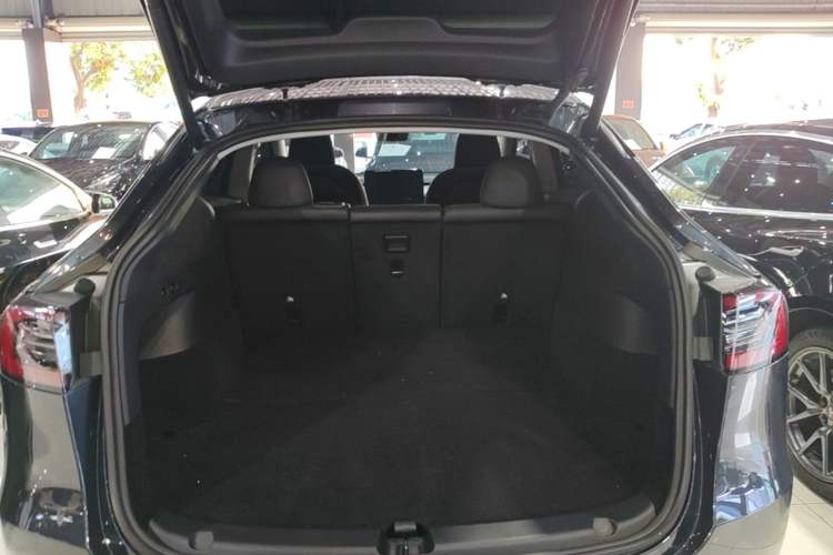 Used Tesla Model Y 2024 Rear-Wheel-Drive Version Trunk