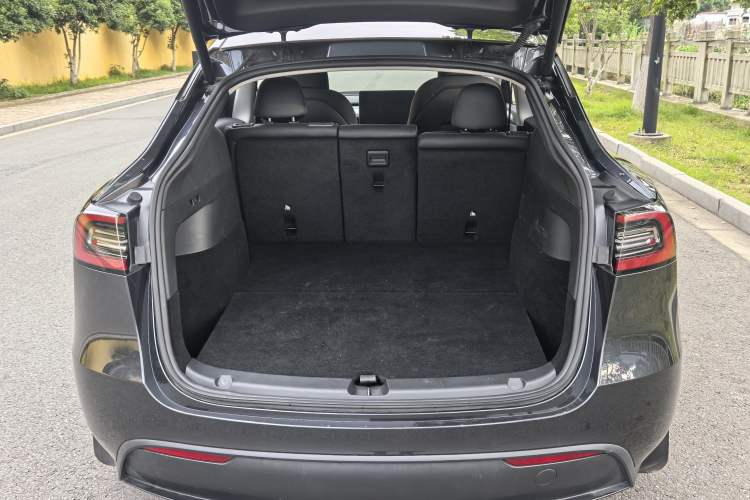 Used Tesla Model Y 2024 Rear-Wheel-Drive Version Trunk