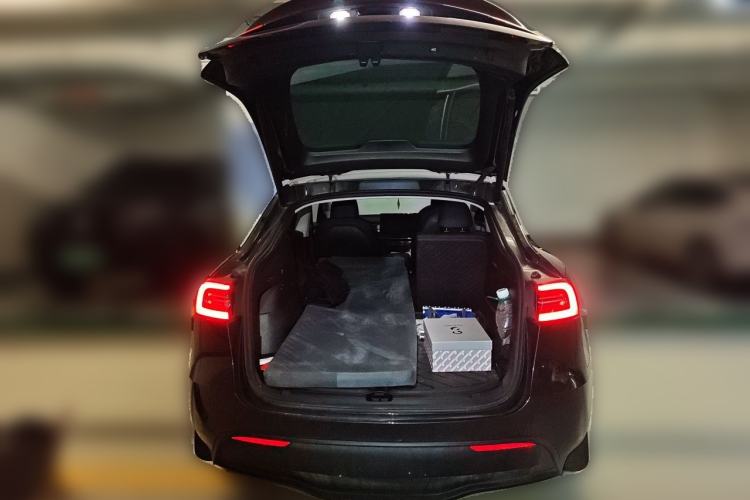 Used Tesla Model Y 2024 Long-Range All-Wheel-Drive Version Trunk