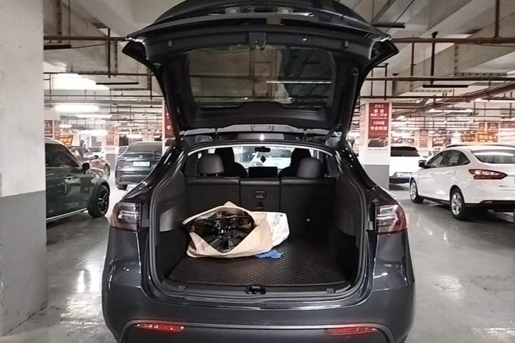 Used Tesla Model Y 2024 Rear-Wheel-Drive Version Trunk