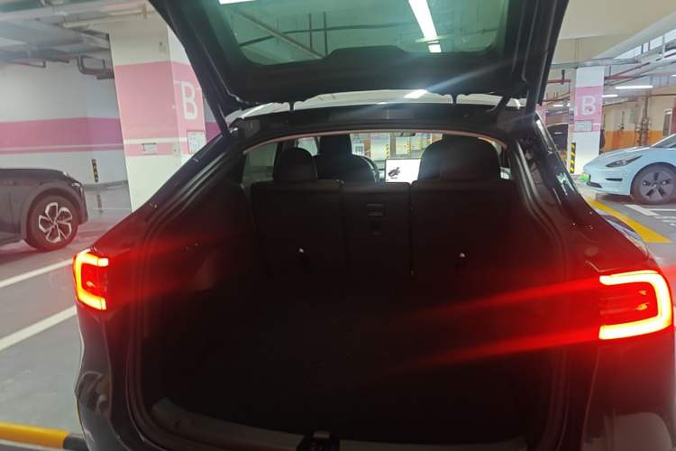 Used Tesla Model Y 2024 Rear-Wheel-Drive Version Trunk