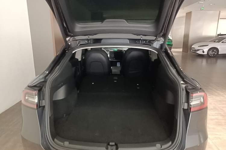 Used Tesla Model Y 2024 Rear-Wheel-Drive Version Trunk