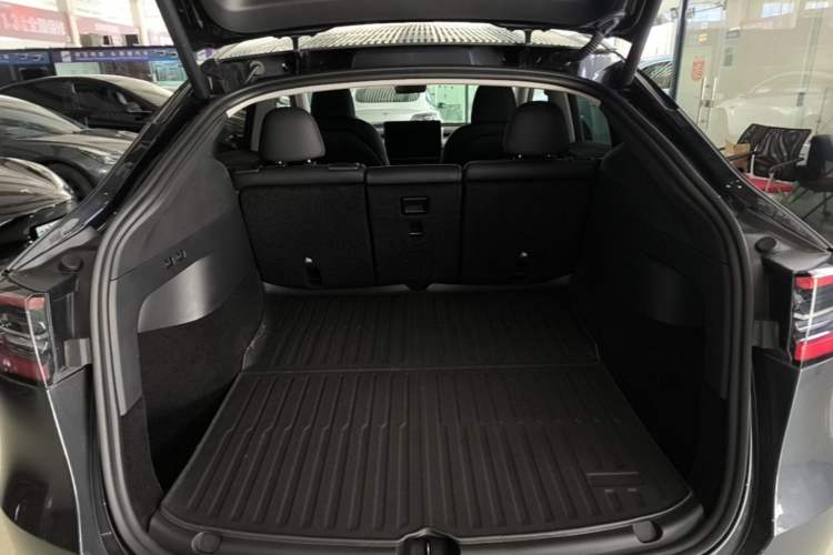 Used Tesla Model Y 2024 Rear-Wheel-Drive Version Trunk