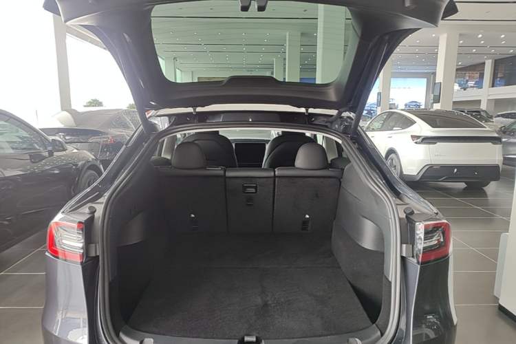 Used Tesla Model Y 2024 Rear-Wheel-Drive Version Trunk