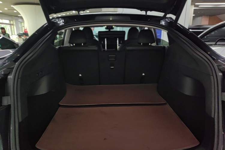 Used Tesla Model Y 2024 Rear-Wheel-Drive Version Trunk