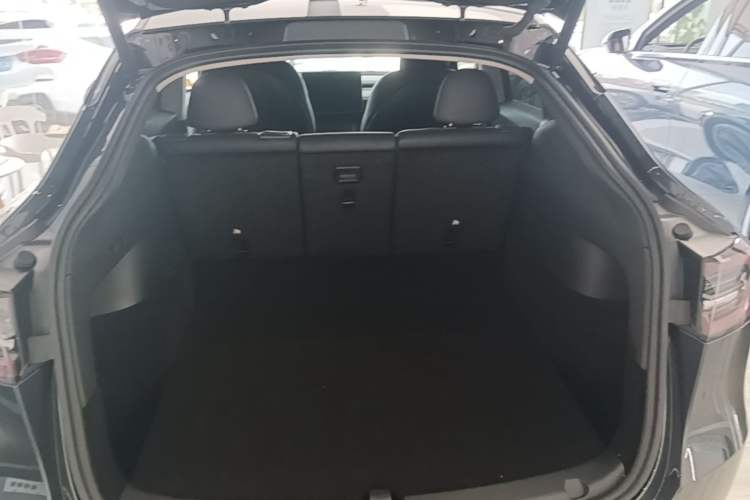 Used Tesla Model Y 2024 Rear-Wheel-Drive Version Trunk