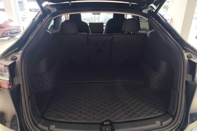 Used Tesla Model Y 2024 Rear-Wheel-Drive Version Trunk